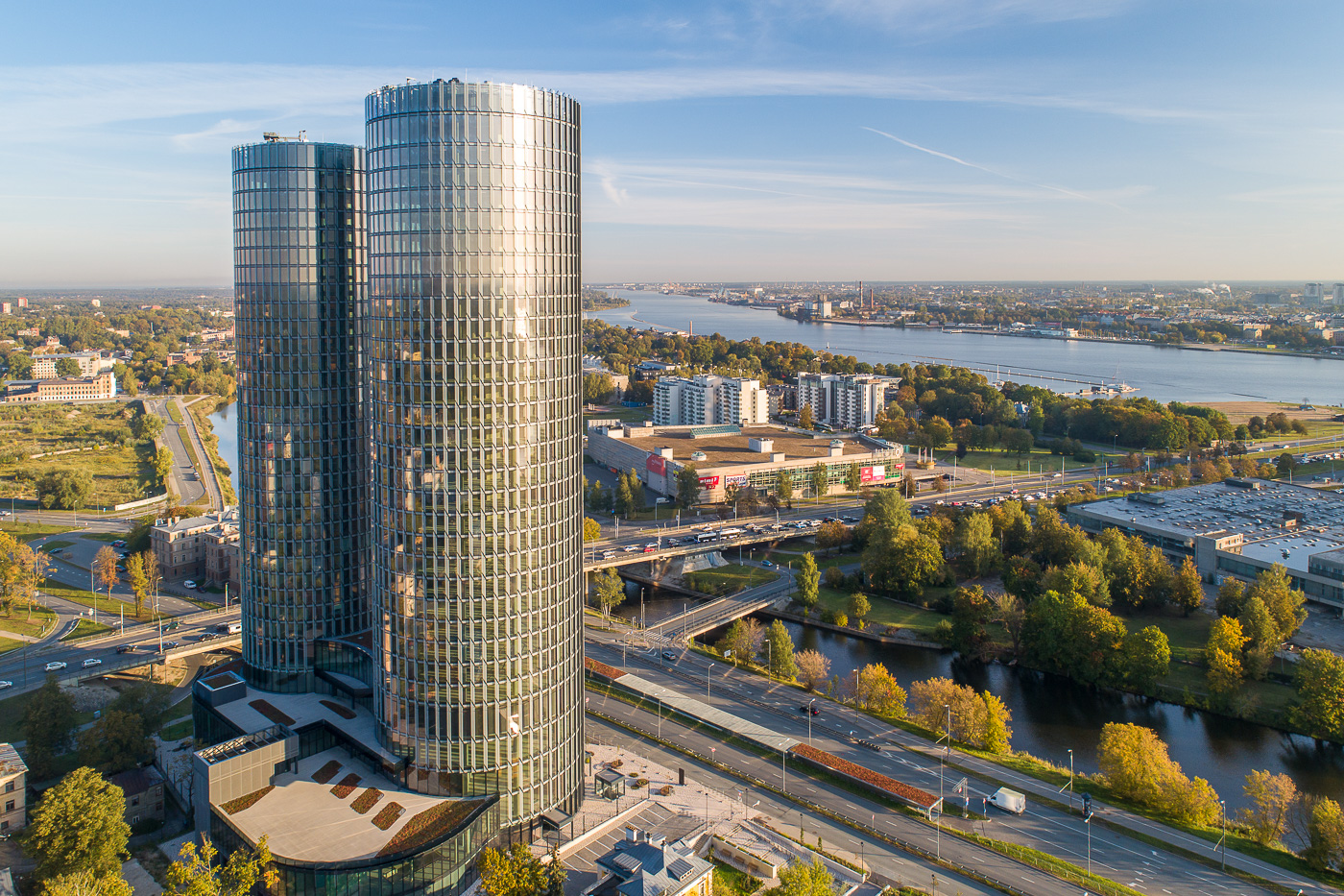 Z tower. Z Towers Рига. Рига небоскребы z Тауэр. Калининград высотки. Рига Кипсала + z башни.